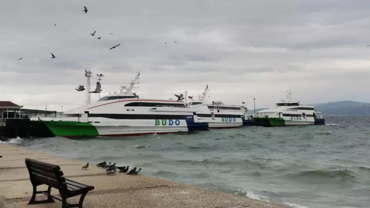 Bursa-İstanbul deniz otobüsü seferlerinden bazıları olumsuz hava nedeniyle iptal edildi