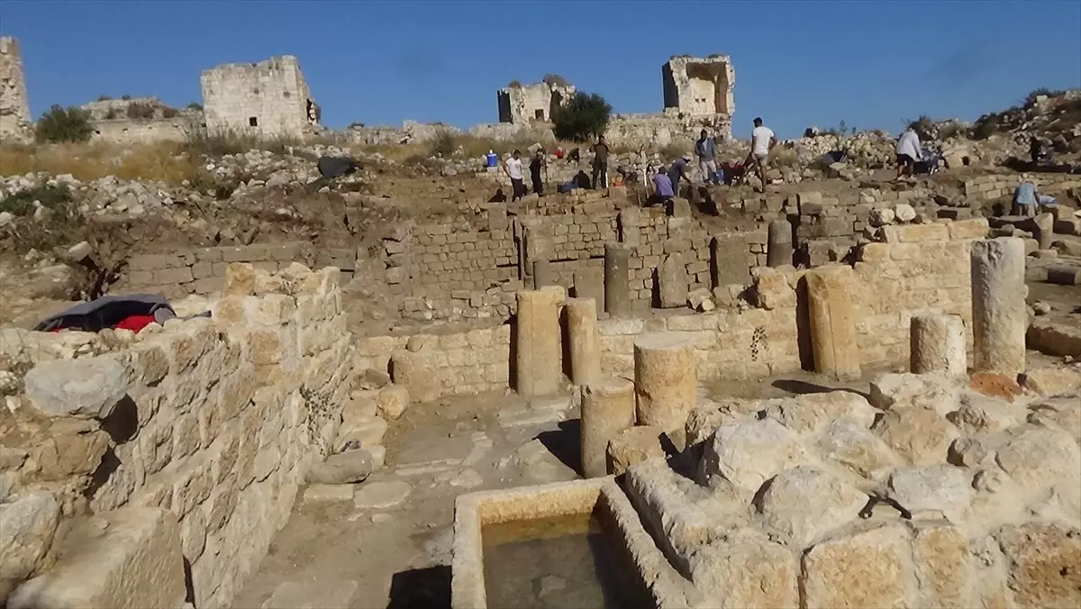 Korykos Antik Kenti’nde 700 Yıllık Tuvalet Bulundu