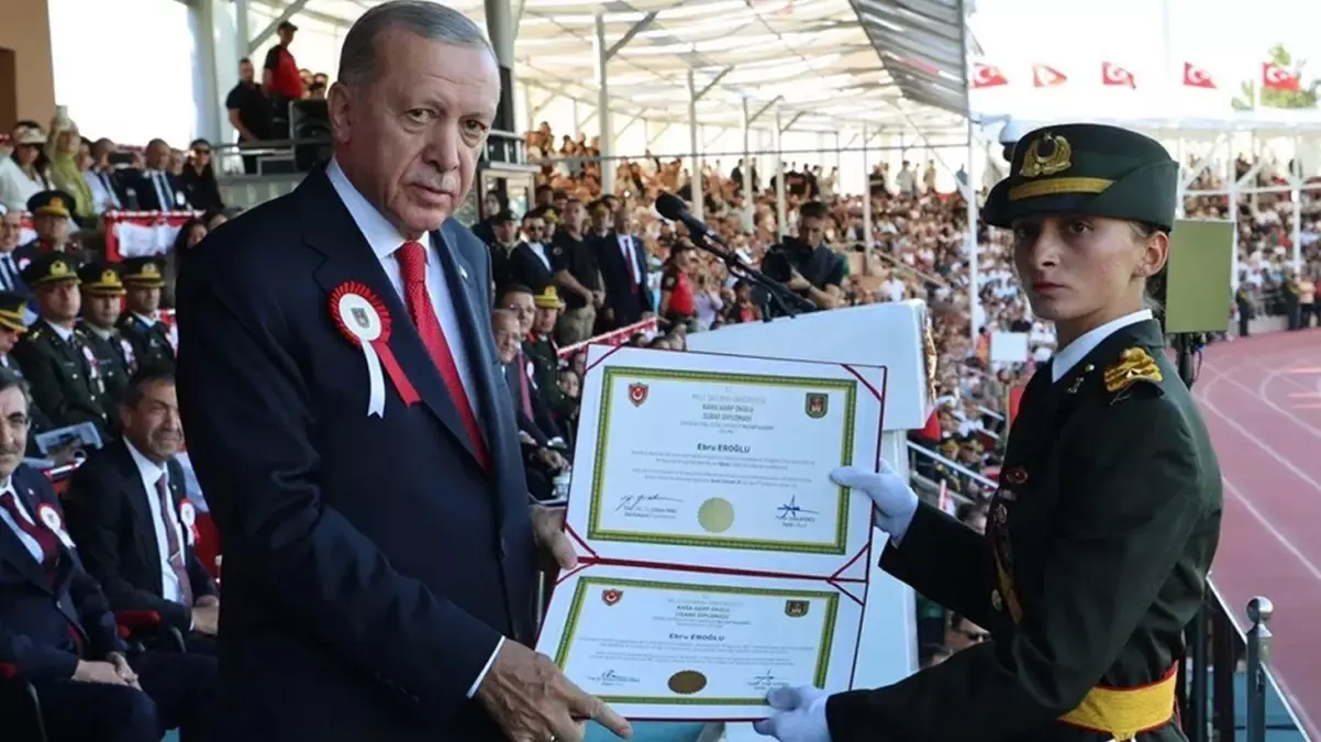 Cumhurbaşkanı Erdoğan’dan disipline sevk edilen teğmenlerle ilgili dikkat çeken sözler