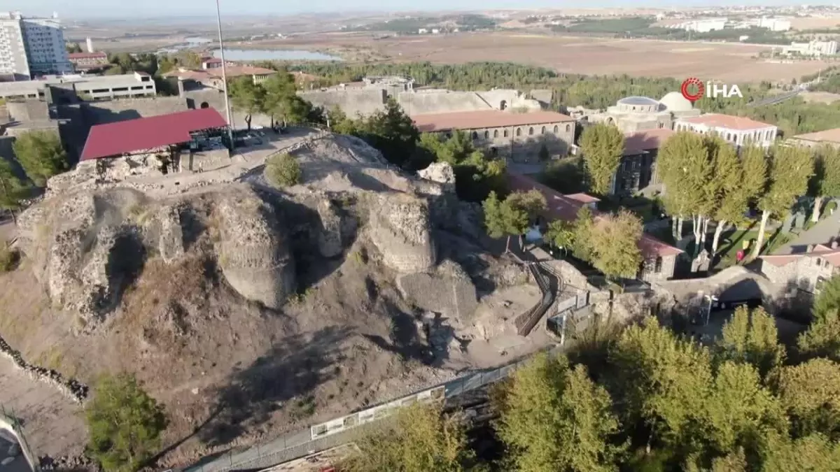 Diyarbakır’daki Amida Höyük Kazısında ‘Çanakkale Savaşı’ Rozeti Bulundu