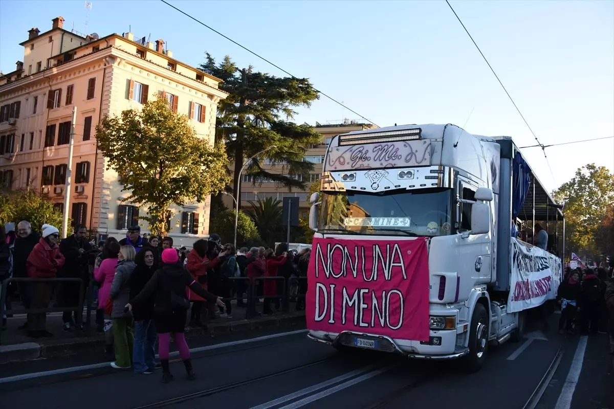 Roma’da Kadına Yönelik Şiddet Protestosu