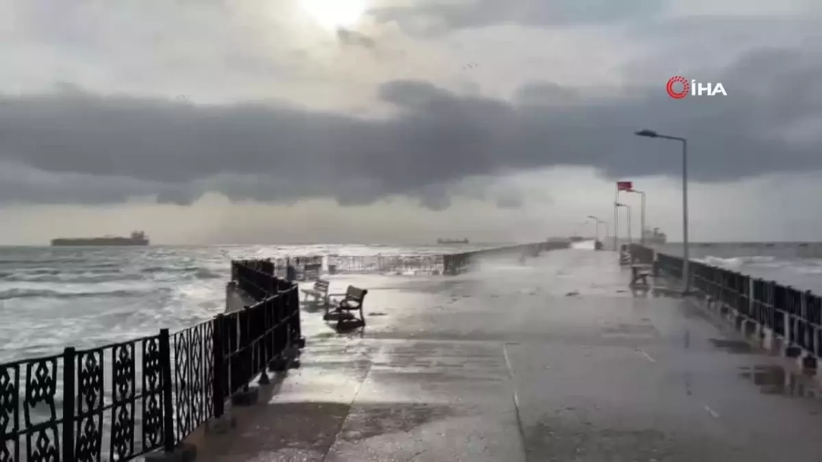 Marmara’da Poyraz Fırtınası Denizde Kaosa Neden Oldu